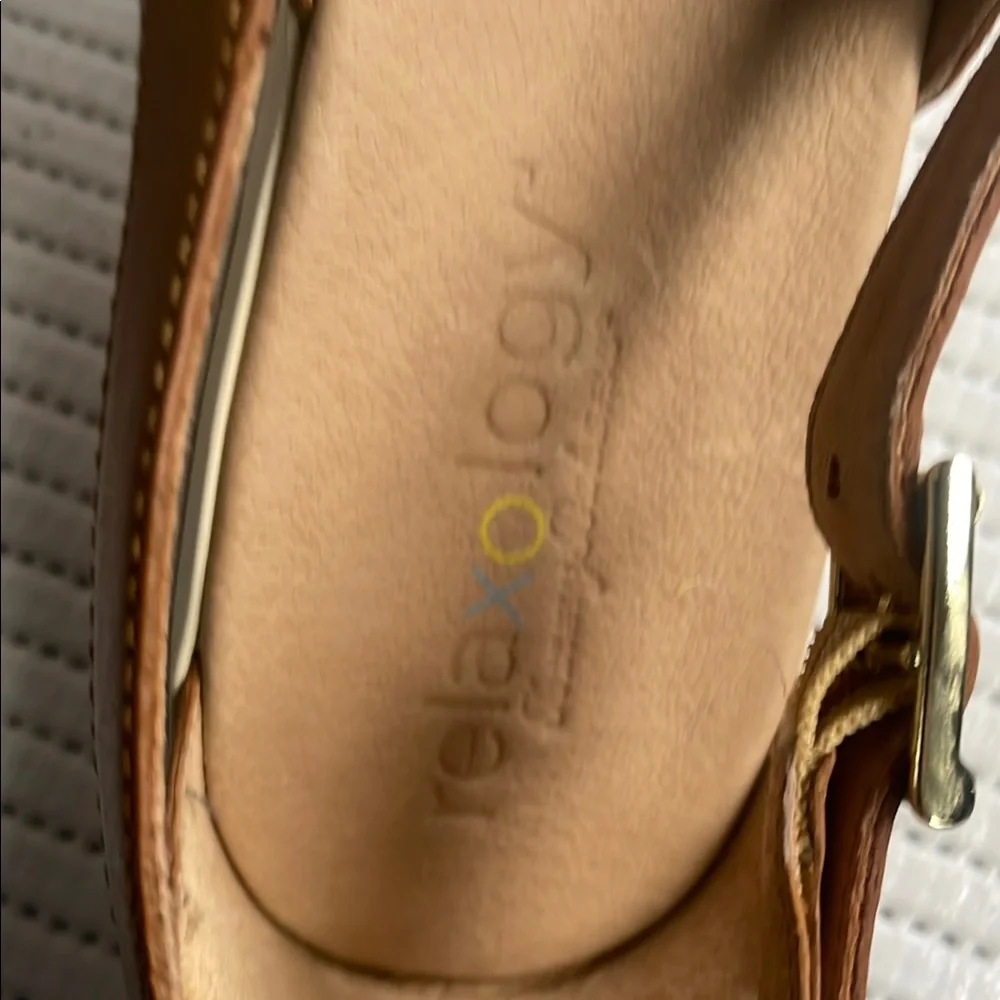 Tommy Bahama Leather Flats - Picture 8 of 9